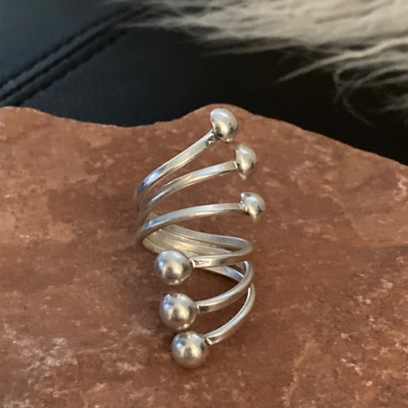 .925 Large Sterling Silver ring - Picture 7 of 13